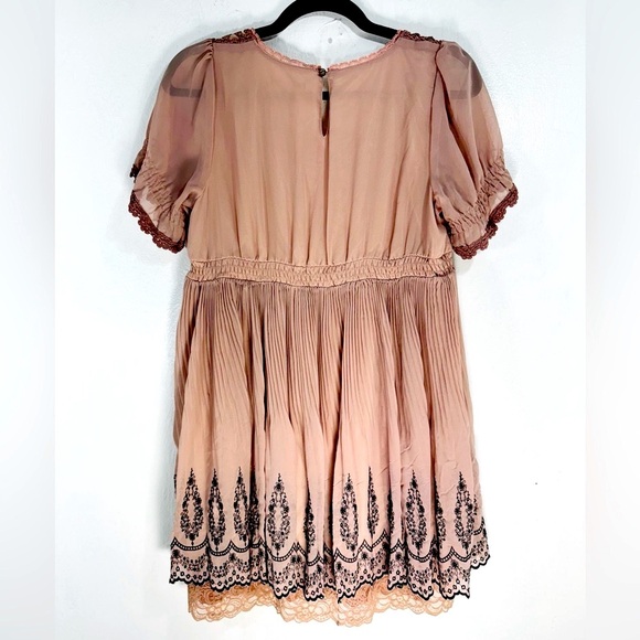 Axes Femme-Pink Crochet and embroidered babydoll mini dress with lace trim.M - Picture 3 of 12